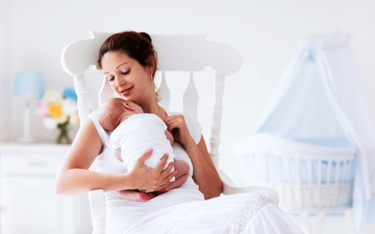 6 Top Tips to Make Night Feeds Easier for New Parents